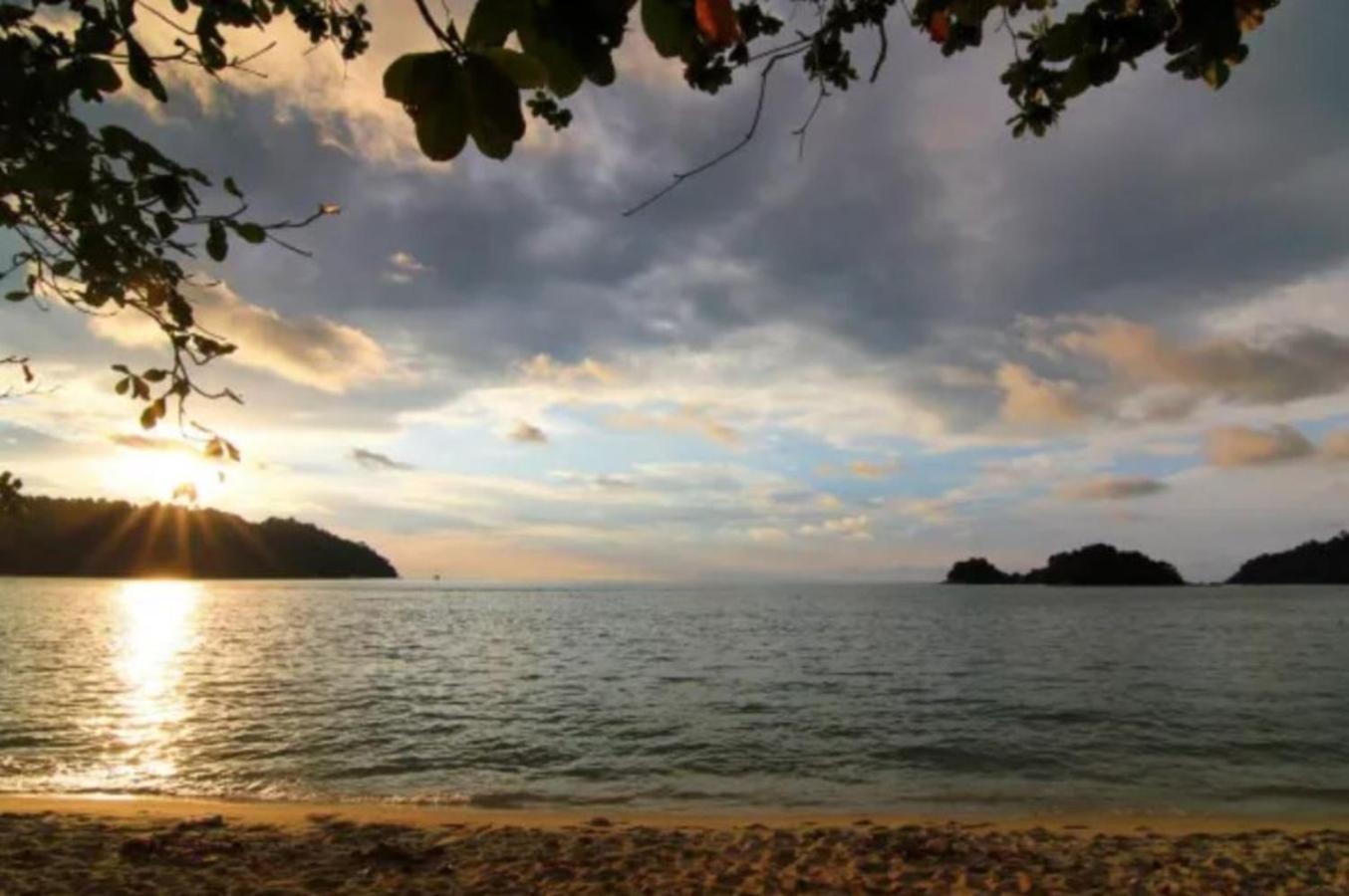 De Clinique Hotel Kampong Pasir Bogak Exteriér fotografie